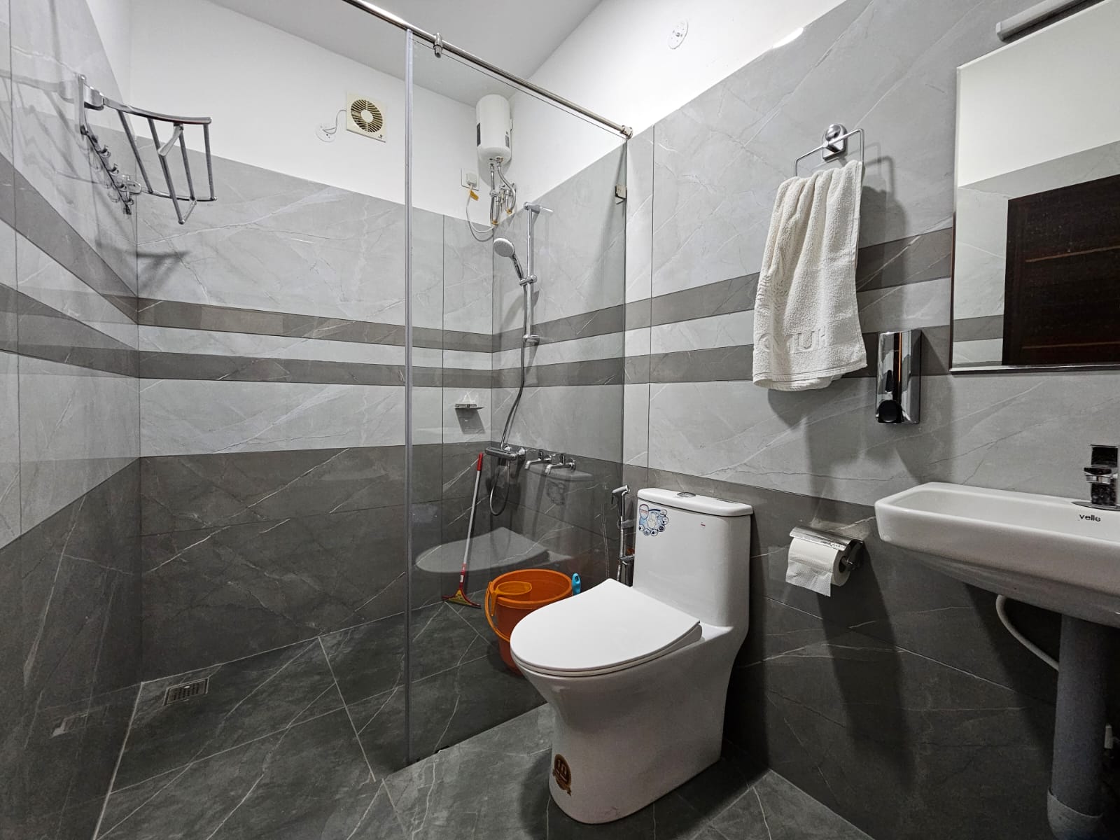 A Frame cabin Bathroom